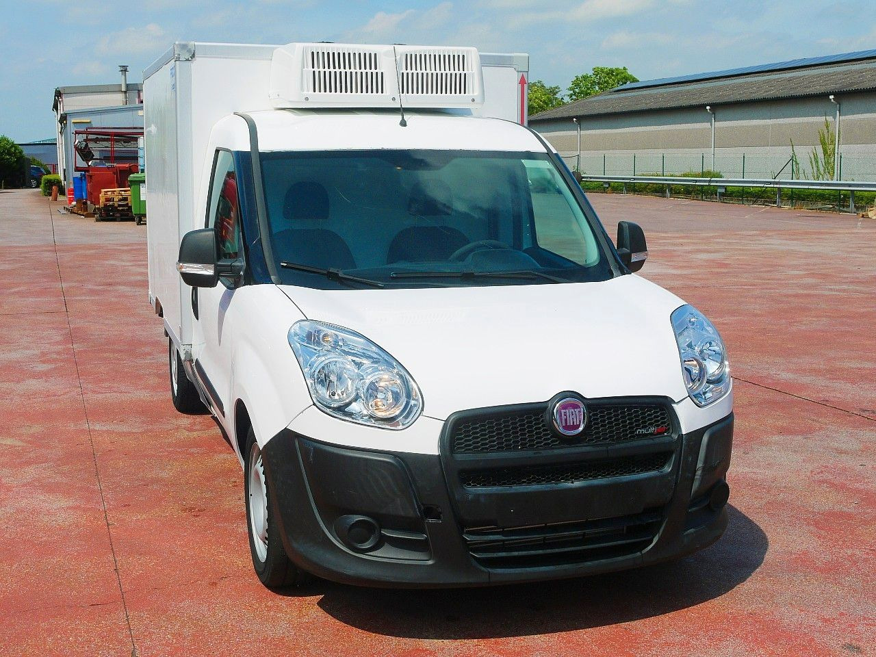 Fiat DOBLO 1.6 KUHKOFFER RELEC FROID TR22 -20C - Furgone frigo: foto 1 Fiat DOBLO 1.6 KUHKOFFER RELEC FROID TR22 -20C - Furgone frigo: foto 1