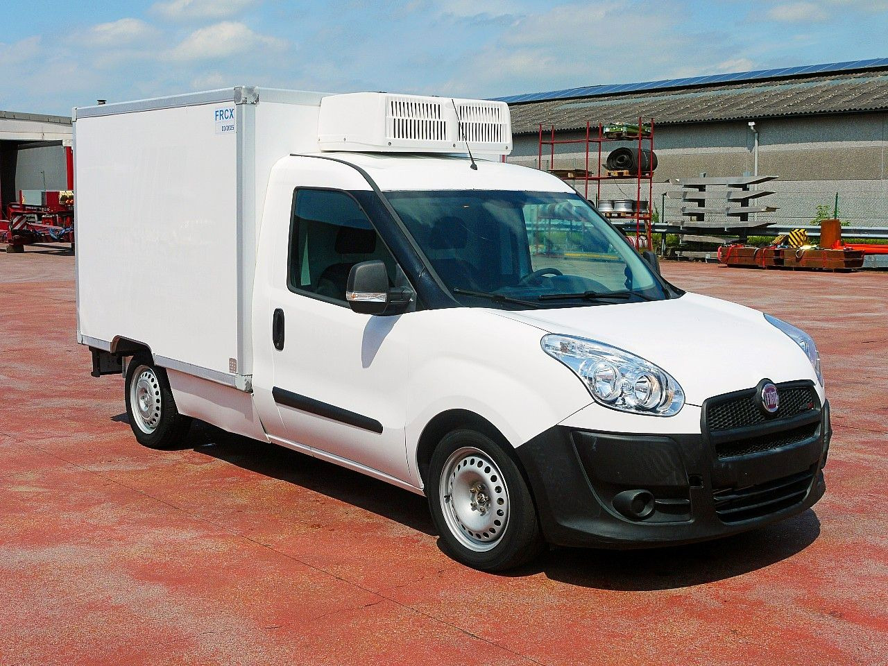 Fiat DOBLO 1.6 KUHKOFFER RELEC FROID TR22 -20C - Furgone frigo: foto 2 Fiat DOBLO 1.6 KUHKOFFER RELEC FROID TR22 -20C - Furgone frigo: foto 2