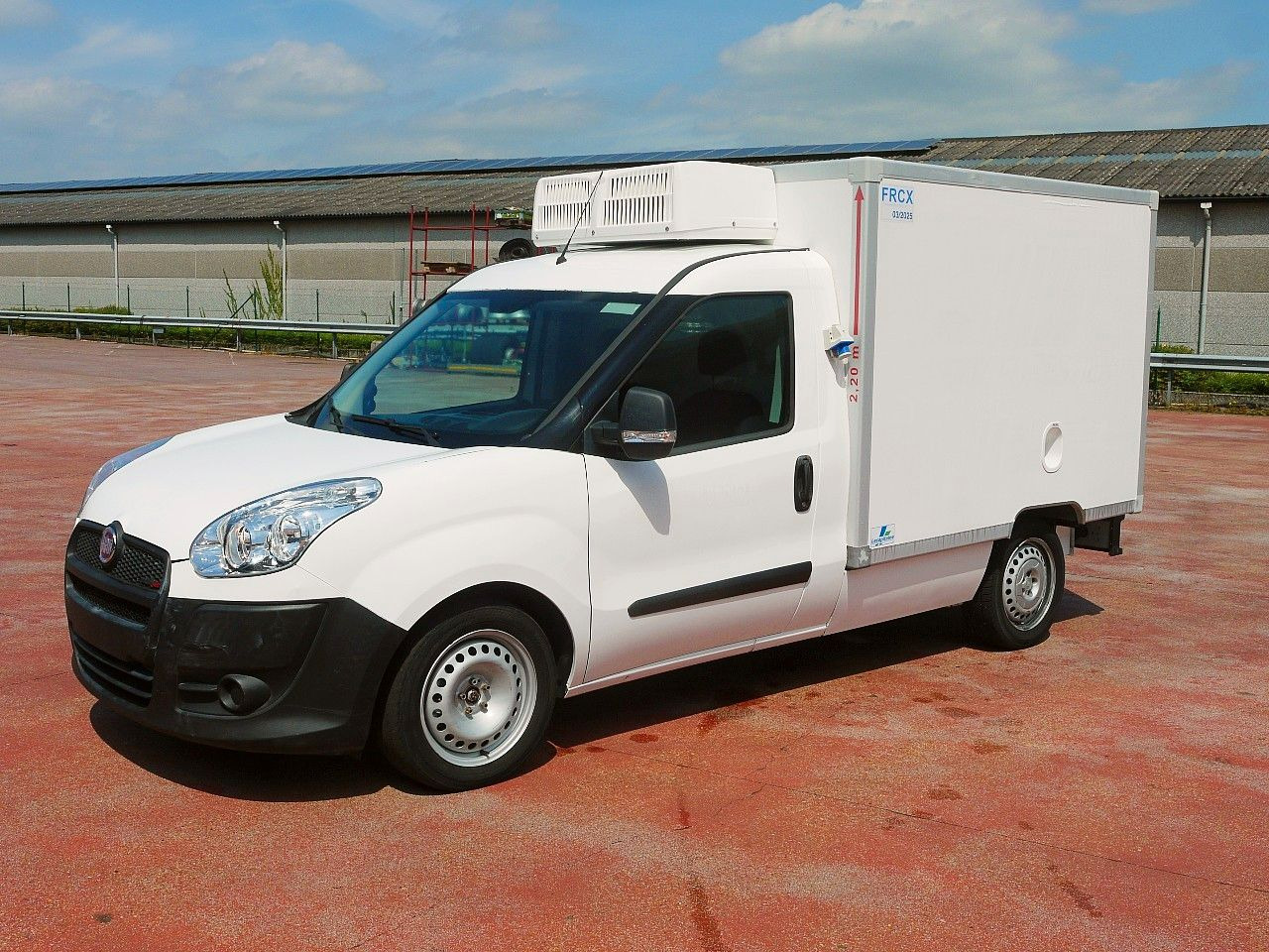 Fiat DOBLO 1.6 KUHKOFFER RELEC FROID TR22 -20C - Furgone frigo: foto 4 Fiat DOBLO 1.6 KUHKOFFER RELEC FROID TR22 -20C - Furgone frigo: foto 4