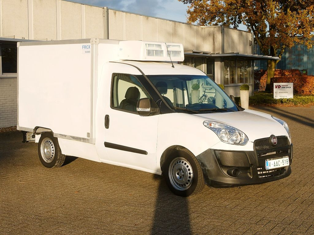 Fiat DOBLO 1.6 KUHLKOFFER CARRIER XARIOS -20 / AIRCO - Furgone frigo: foto 2 Fiat DOBLO 1.6 KUHLKOFFER CARRIER XARIOS -20 / AIRCO - Furgone frigo: foto 2