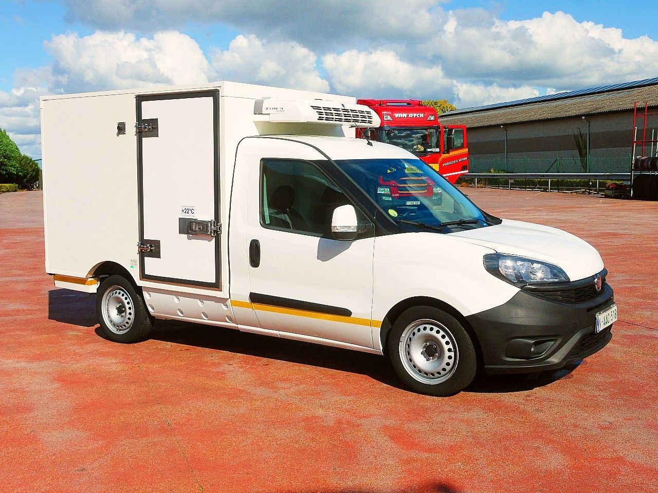 Fiat DOBLO 1.6 KUHLKOFFER THERMOKING MT A/C - Furgone frigo: foto 2 Fiat DOBLO 1.6 KUHLKOFFER THERMOKING MT A/C - Furgone frigo: foto 2