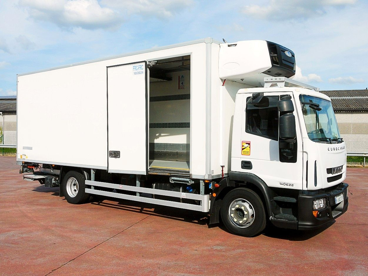 Iveco 140E22 KUHLKOFER CARRIER SUPRA 1150MT AC RETARDR - Autocarro frigorifero: foto 3 Iveco 140E22 KUHLKOFER CARRIER SUPRA 1150MT AC RETARDR - Autocarro frigorifero: foto 3