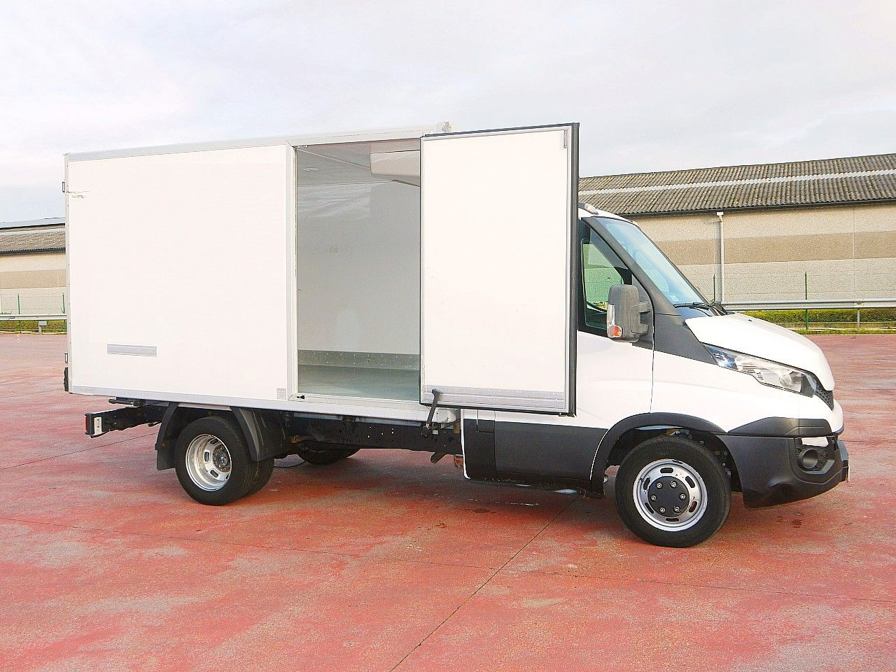 Iveco 35C13 DAILY KUHLKOFFER CARRIER XARIOS 350 -29C - Furgone frigo: foto 3 Iveco 35C13 DAILY KUHLKOFFER CARRIER XARIOS 350 -29C - Furgone frigo: foto 3