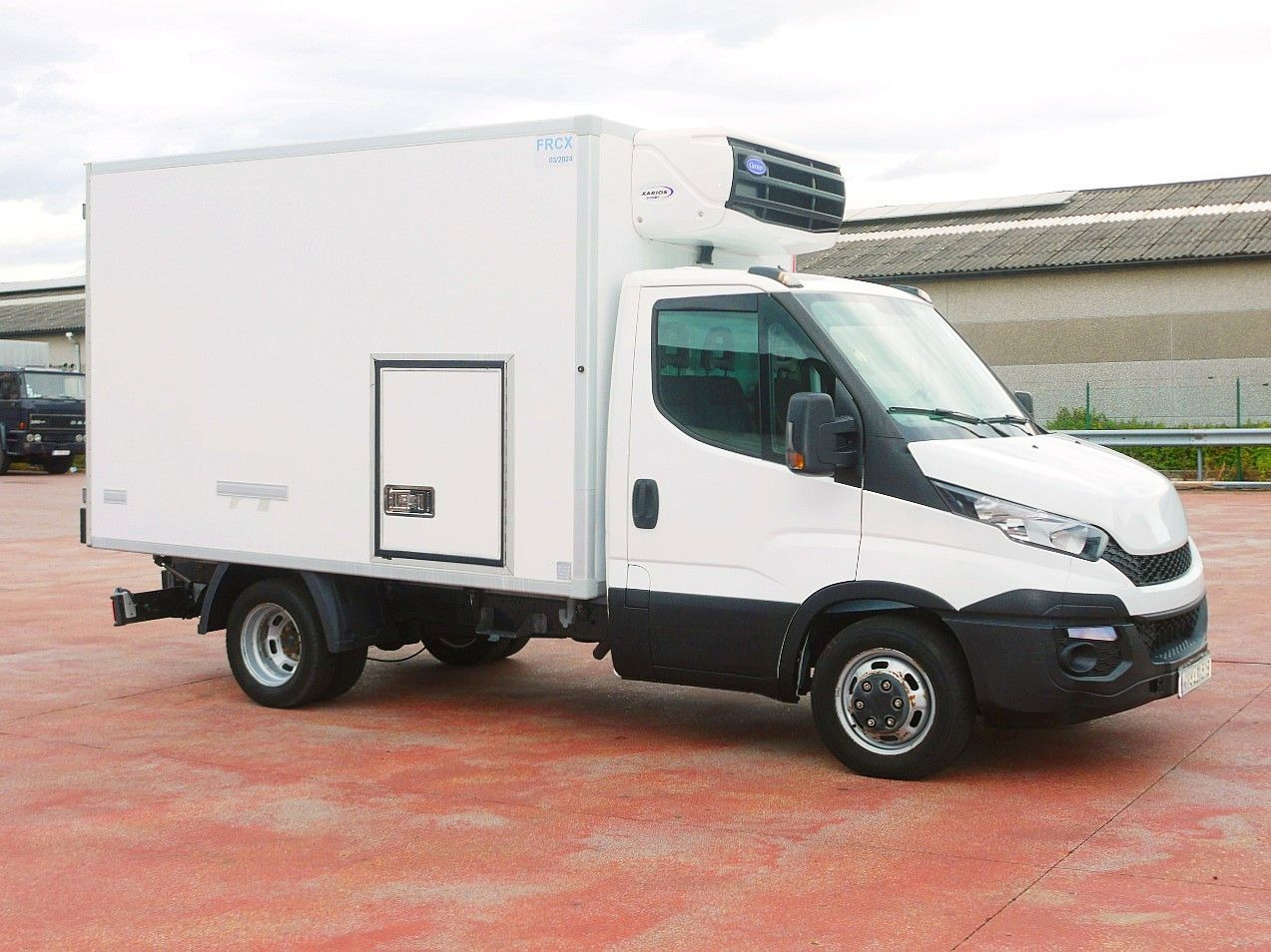 Iveco 35C13 DAILY KUHLKOFFER CARRIER XARIOS 600 - Furgone frigo: foto 2 Iveco 35C13 DAILY KUHLKOFFER CARRIER XARIOS 600 - Furgone frigo: foto 2
