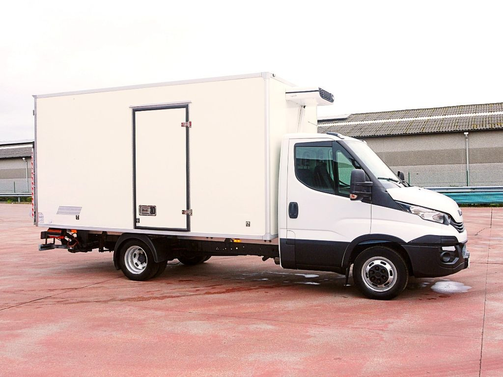 Iveco 35C14 KUHLKOFFER 4.4m CARRIER VIENTO LBW - Furgone frigo: foto 2 Iveco 35C14 KUHLKOFFER 4.4m CARRIER VIENTO LBW - Furgone frigo: foto 2