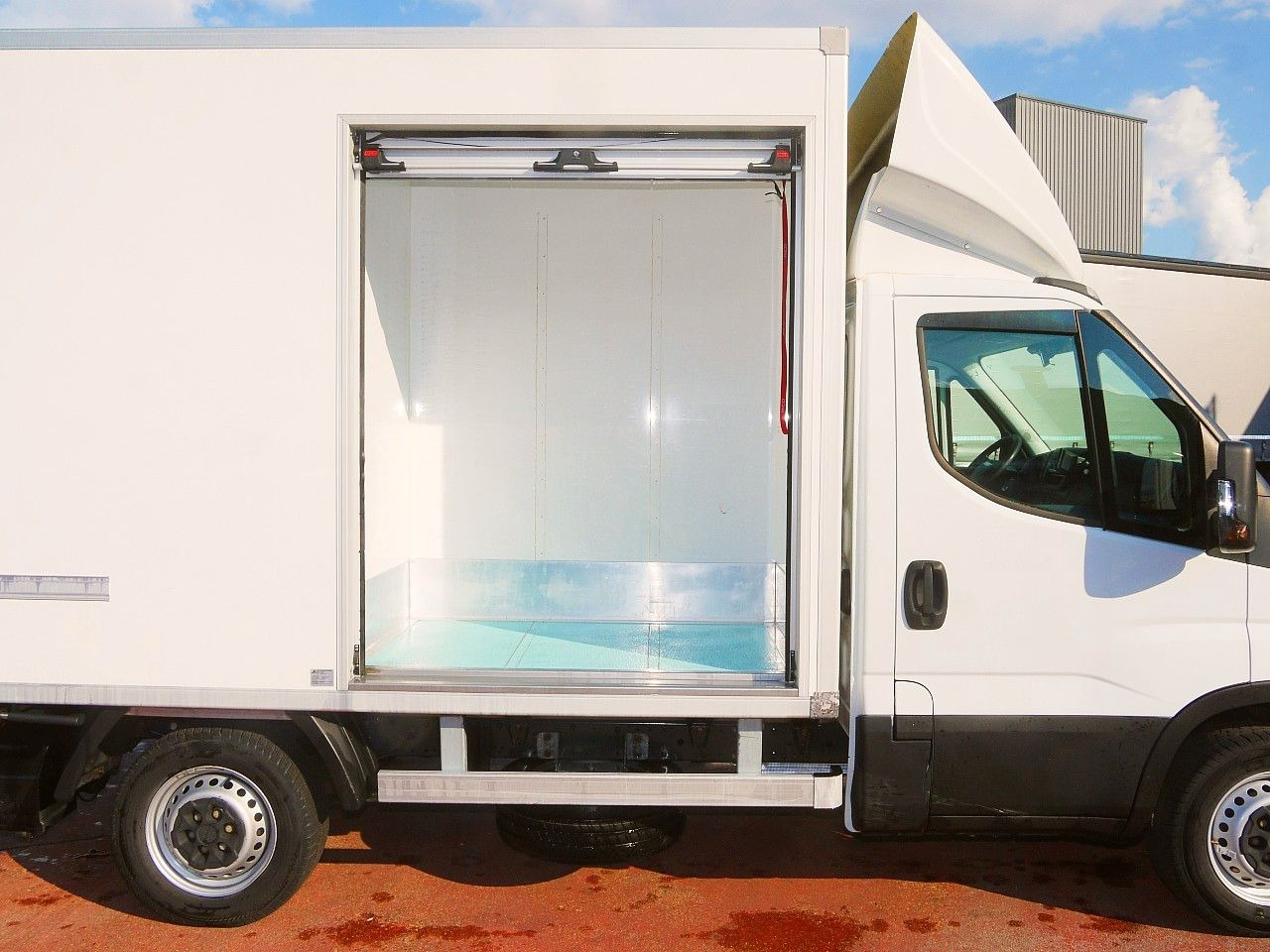 Iveco 35S14 DAILY ISOTHERMKOFFER LADEBORDWAND luft fed - Furgone frigo: foto 5 Iveco 35S14 DAILY ISOTHERMKOFFER LADEBORDWAND luft fed - Furgone frigo: foto 5