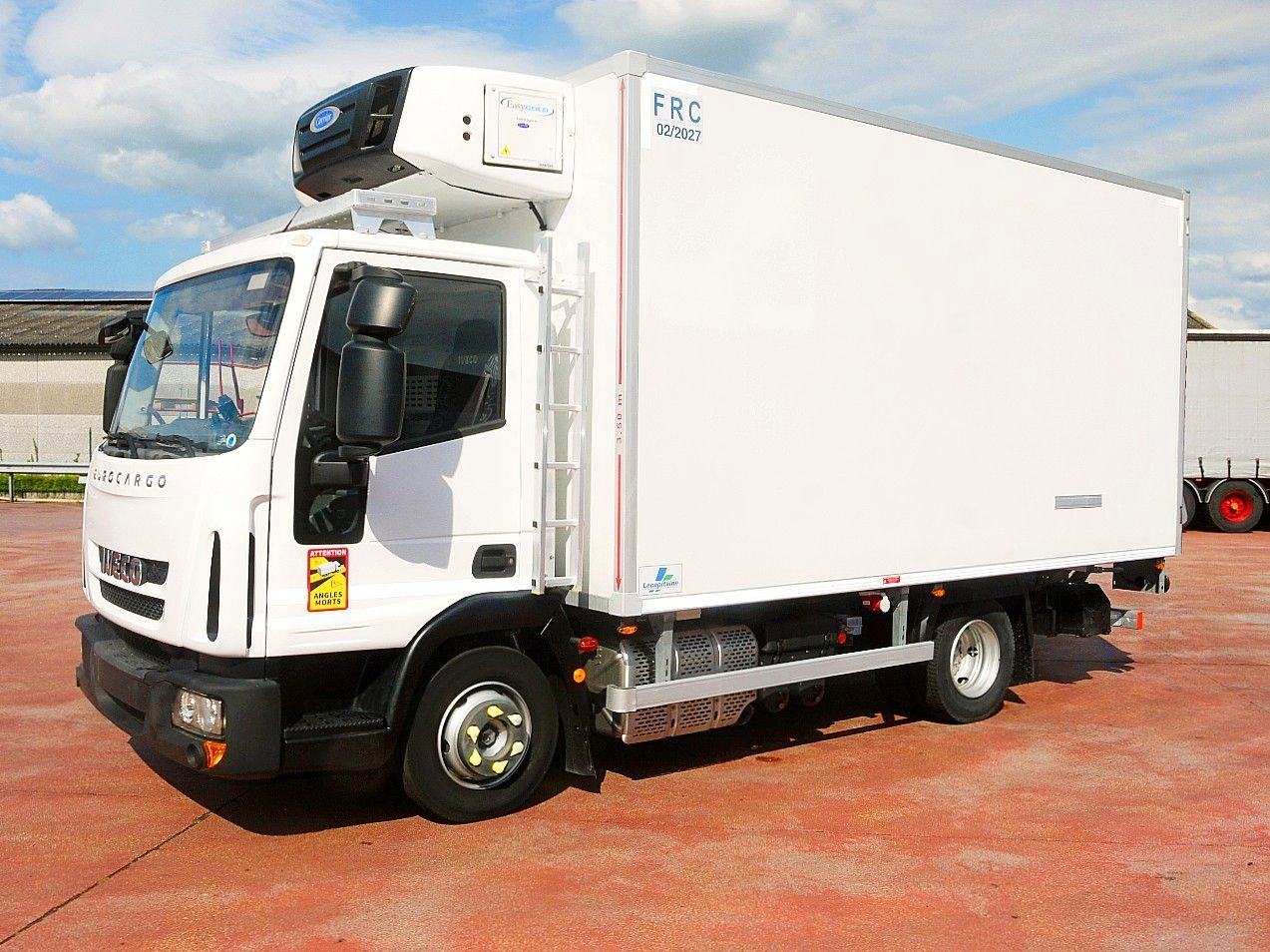 Iveco 90E19 EUROCARGO KUHLKOFFER CARRIER SUPRA 450 €6 - Autocarro frigorifero: foto 4 Iveco 90E19 EUROCARGO KUHLKOFFER CARRIER SUPRA 450 €6 - Autocarro frigorifero: foto 4