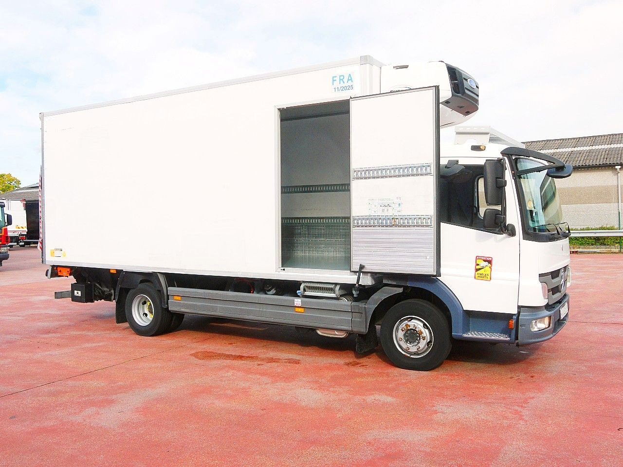 Mercedes-Benz 1018 ATEGO KUHLKOFFER CARRIER SUPRA 550 LBW - Autocarro frigorifero: foto 3 Mercedes-Benz 1018 ATEGO KUHLKOFFER CARRIER SUPRA 550 LBW - Autocarro frigorifero: foto 3