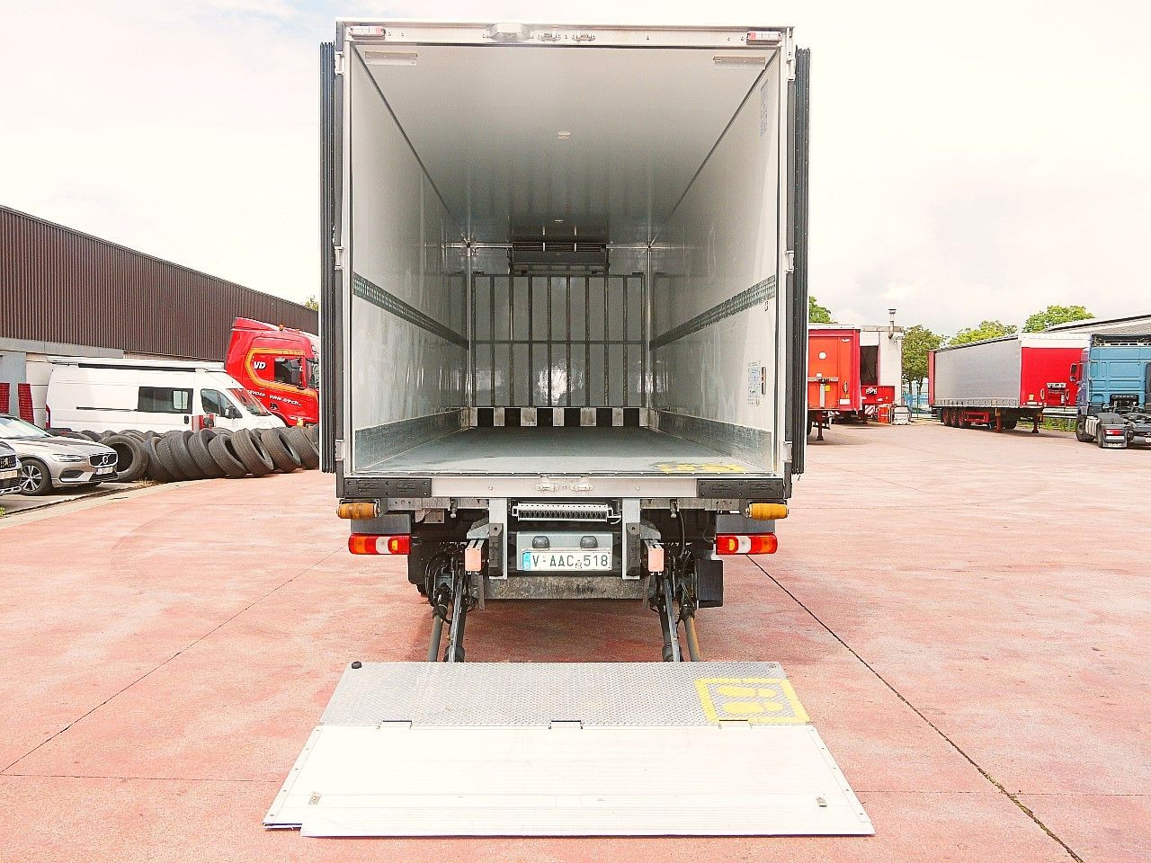 Autocarro frigorifero Mercedes-Benz 1830 ANTOS KUHLKOFFER CARRIER SUPRA 850: foto 8