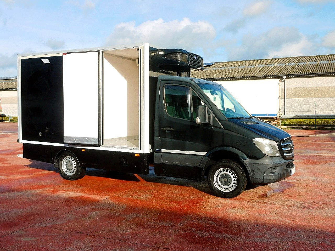 Mercedes-Benz 319 SPRINTER V6 KUHLKOFFER CARRIER PULSOR 600 MT - Furgone frigo: foto 4 Mercedes-Benz 319 SPRINTER V6 KUHLKOFFER CARRIER PULSOR 600 MT - Furgone frigo: foto 4