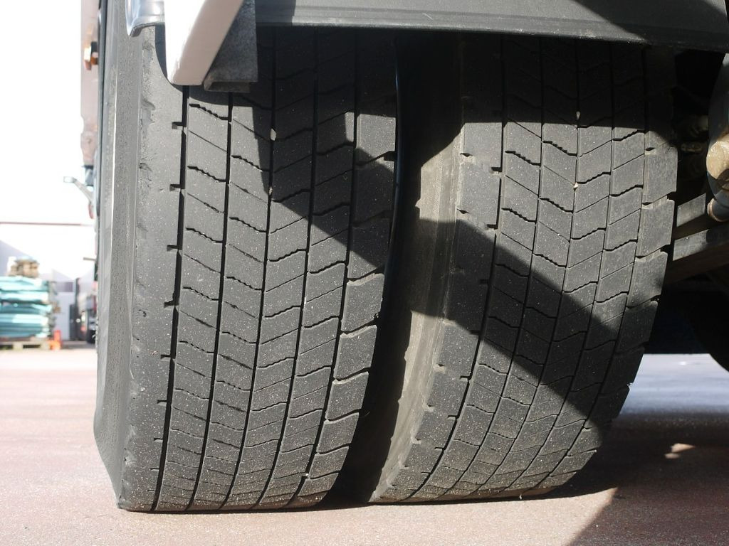 Autocarro frigorifero Renault 26.320 D KUHLKOFFER THERMOKING MT T1200  6X2 A/C: foto 20