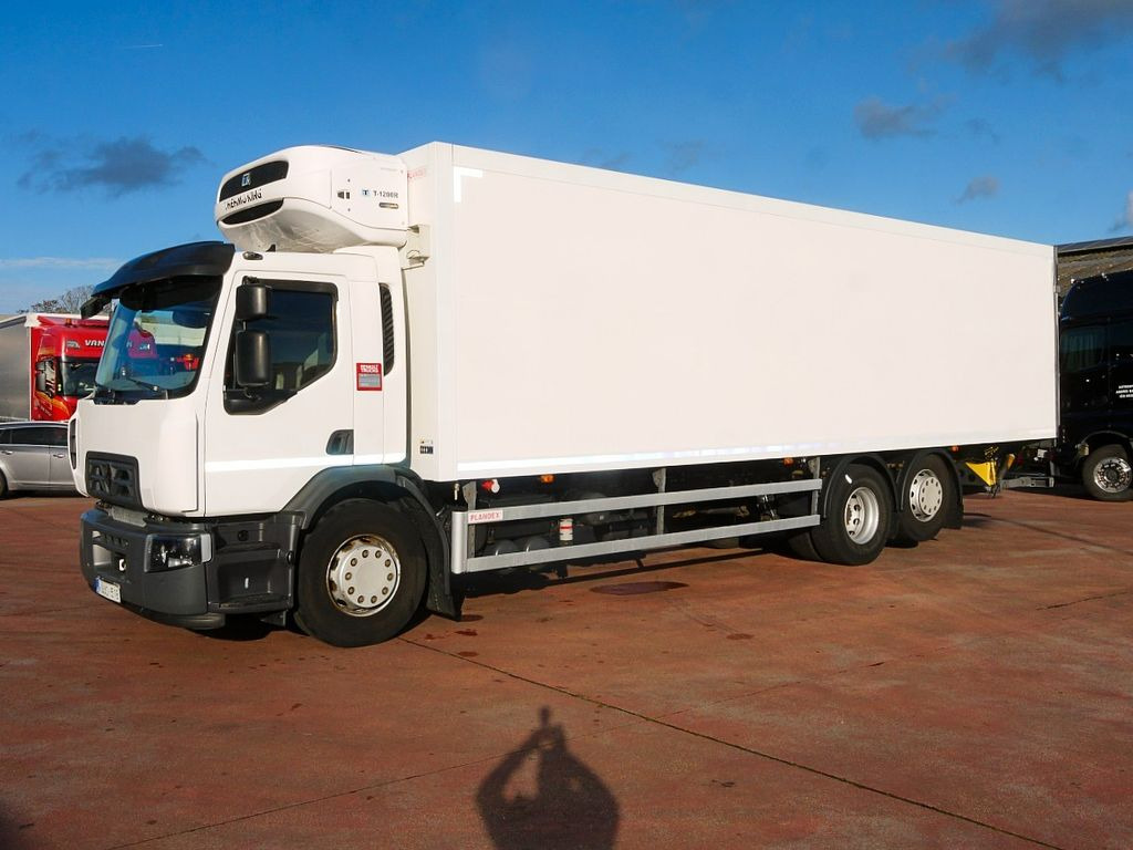 Renault 26.320 D KUHLKOFFER THERMOKING MT T1200 6X2 A/C Renault 26 320 D KUHLKOFFER THERMOKING MT T1200 6X2 A/C - Autocarro frigorifero: foto 4 Renault 26.320 D KUHLKOFFER THERMOKING MT T1200 6X2 A/C Renault 26 320 D KUHLKOFFER THERMOKING MT T1200 6X2 A/C - Autocarro frigorifero: foto 4