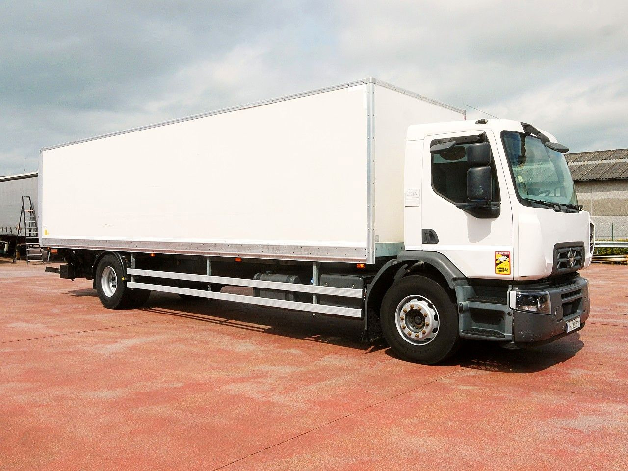 Renault D 19.280 MEUBEL KOFFER LADEBORDWAND 180tkm - Autocarro furgonato: foto 3 Renault D 19.280 MEUBEL KOFFER LADEBORDWAND 180tkm - Autocarro furgonato: foto 3