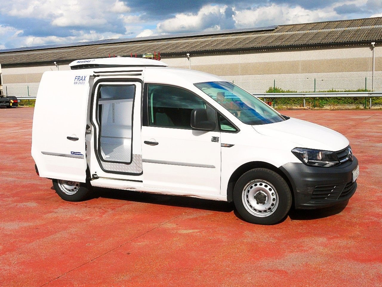 Volkswagen CADDY 2.0 KONVEKTA -2c A/C €6 - Furgone frigo: foto 3 Volkswagen CADDY 2.0 KONVEKTA -2c A/C €6 - Furgone frigo: foto 3