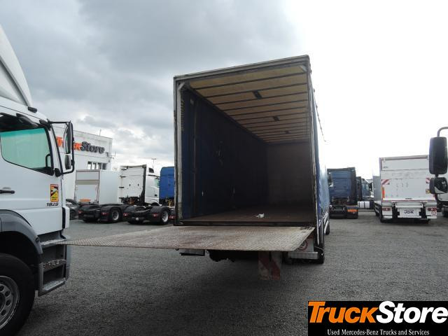 Mercedes-Benz ATEGO AXOR 1828 L - Camion centinato: foto 4 Mercedes-Benz ATEGO AXOR 1828 L - Camion centinato: foto 4