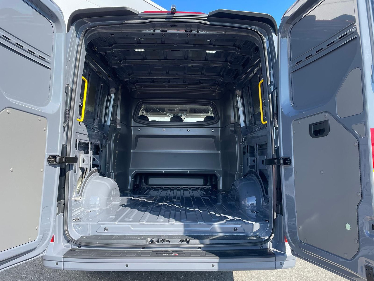 Furgone chiuso, Furgone doppia cabina MAN TGE 3.200 L3H2 MIXTO 4x4 Individual S ACC STANDH: foto 35 Furgone chiuso, Furgone doppia cabina MAN TGE 3.200 L3H2 MIXTO 4x4 Individual S ACC STANDH: foto 35