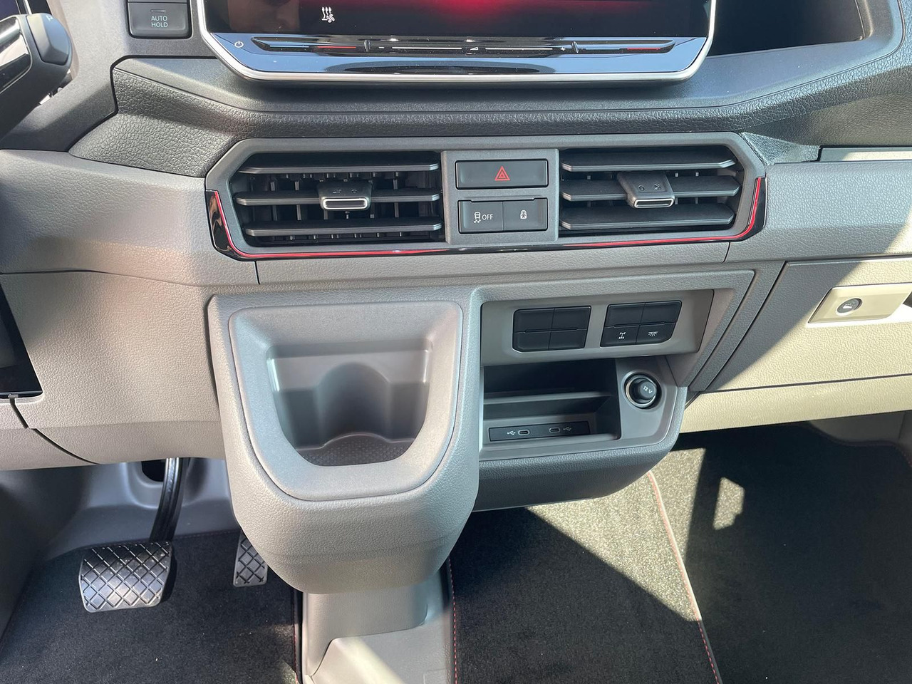 Furgone chiuso, Furgone doppia cabina MAN TGE 3.200 L3H2 MIXTO 4x4 Individual S ACC STANDH: foto 26 Furgone chiuso, Furgone doppia cabina MAN TGE 3.200 L3H2 MIXTO 4x4 Individual S ACC STANDH: foto 26