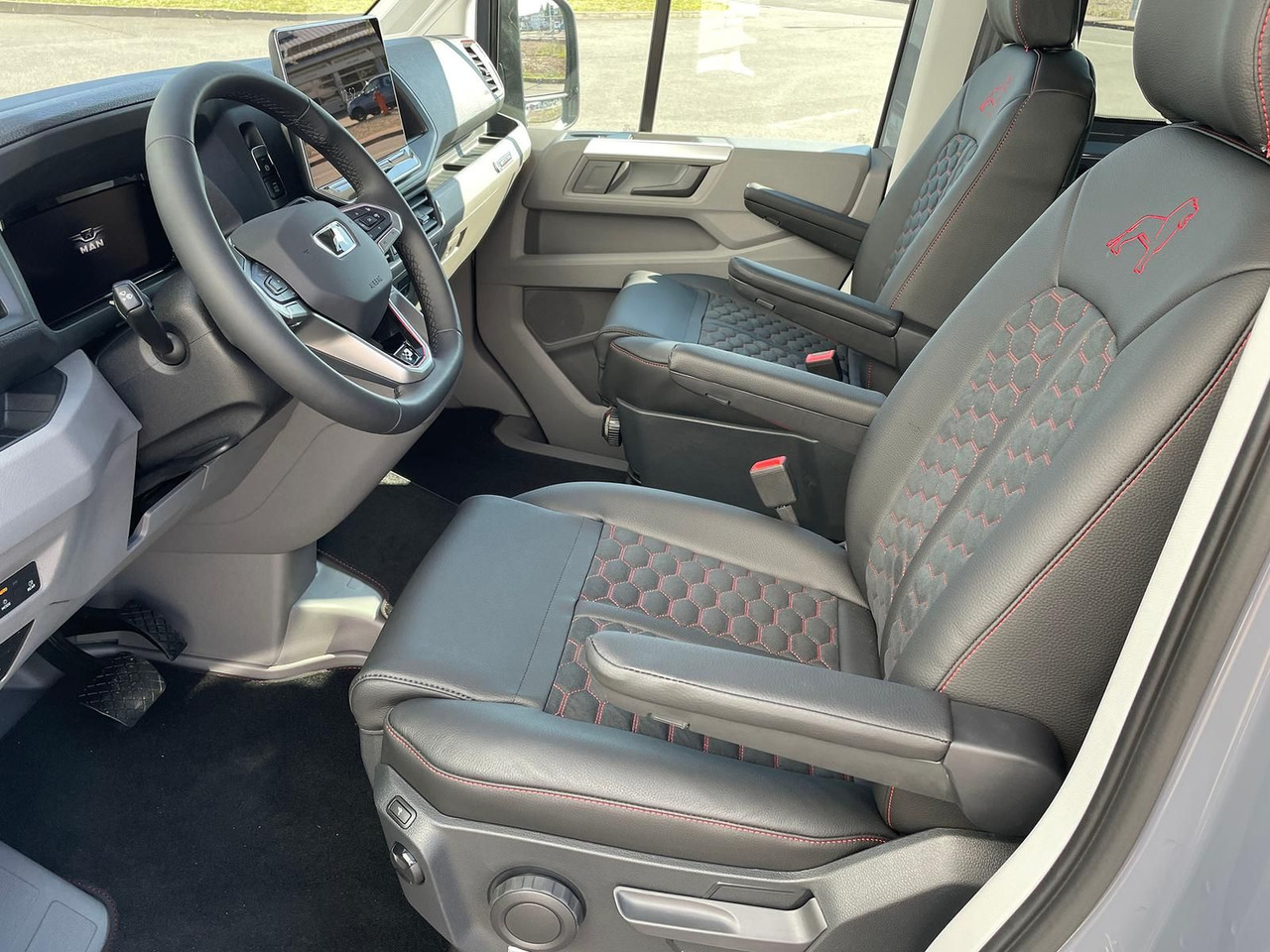 Furgone chiuso, Furgone doppia cabina MAN TGE 3.200 L3H2 MIXTO 4x4 Individual S ACC STANDH: foto 23 Furgone chiuso, Furgone doppia cabina MAN TGE 3.200 L3H2 MIXTO 4x4 Individual S ACC STANDH: foto 23