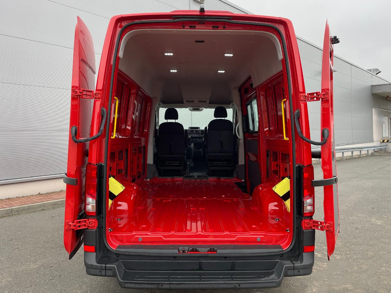 Autovettura MAN TGE 4.160 L3H3 Kasten NAVI TEMP SITZH FEUERROT: foto 11