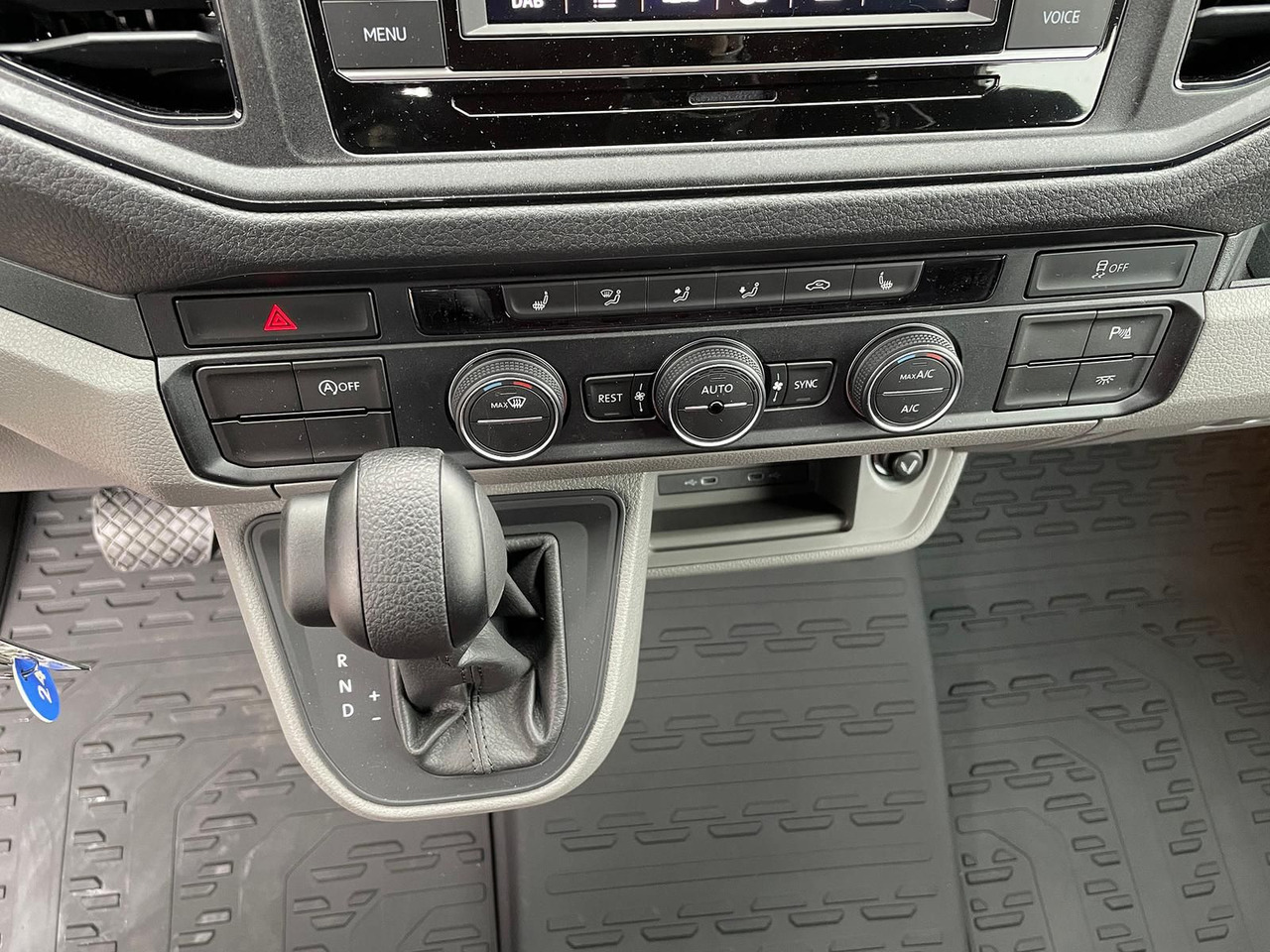 Autovettura MAN TGE 4.160 L3H3 Kasten NAVI TEMP SITZH FEUERROT: foto 25