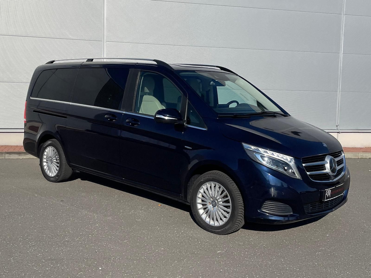 Mercedes-Benz V 250 d Avantgarde 360°KAMERA LED ALLRAD - Pulmino: foto 2 Mercedes-Benz V 250 d Avantgarde 360°KAMERA LED ALLRAD - Pulmino: foto 2