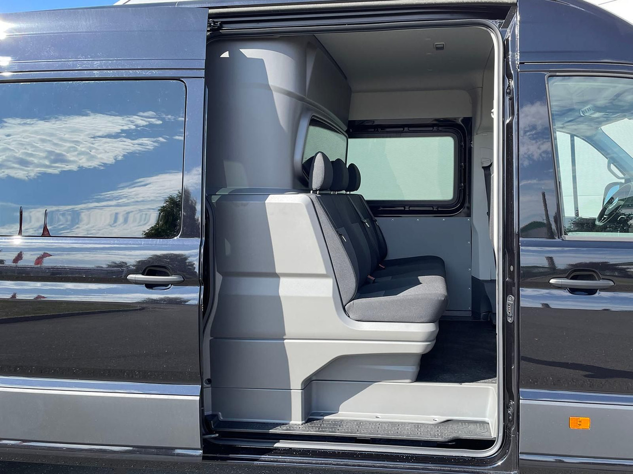 Volkswagen Crafter 35 Kasten PLUS L4H3 6SITZE MIXTO NAV AHK - Pulmino: foto 1 Volkswagen Crafter 35 Kasten PLUS L4H3 6SITZE MIXTO NAV AHK - Pulmino: foto 1