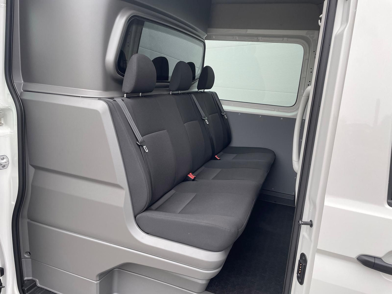 Volkswagen Crafter MIXTO 35 L3H3 Autom NAV SITZH ACC 5SITZE - Pulmino: foto 3 Volkswagen Crafter MIXTO 35 L3H3 Autom NAV SITZH ACC 5SITZE - Pulmino: foto 3