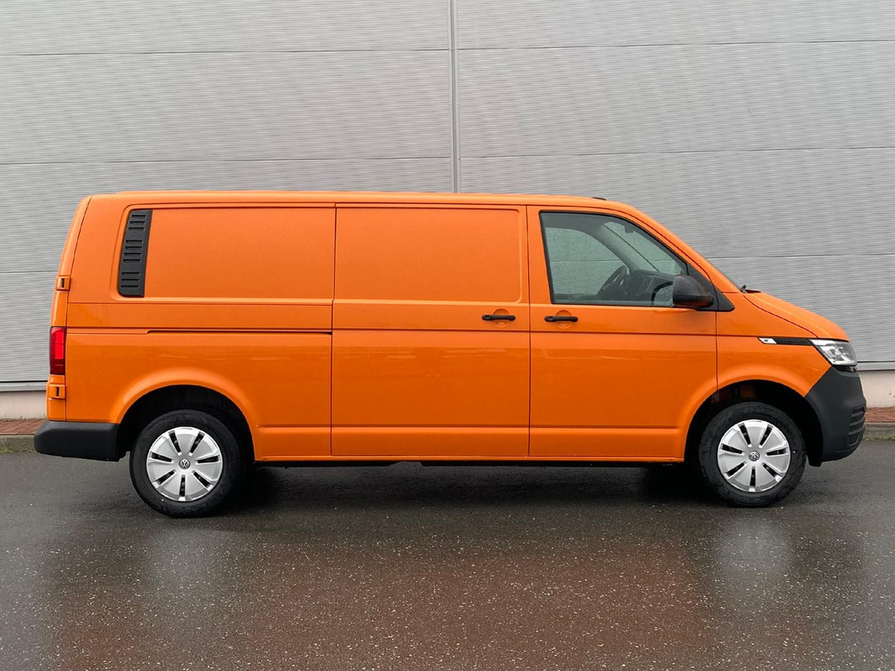 Volkswagen T6.1 Transporter Kasten lang LED PDC KLIMA SITZH - Furgone chiuso: foto 5 Volkswagen T6.1 Transporter Kasten lang LED PDC KLIMA SITZH - Furgone chiuso: foto 5