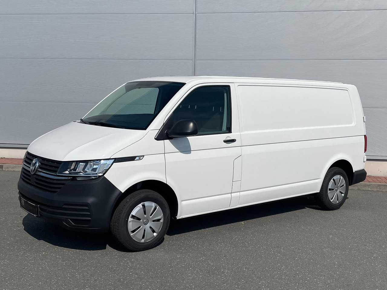 Volkswagen T6.1 Transporter LR 2.0 TDI KLIMA PDC - Pulmino: foto 1 Volkswagen T6.1 Transporter LR 2.0 TDI KLIMA PDC - Pulmino: foto 1