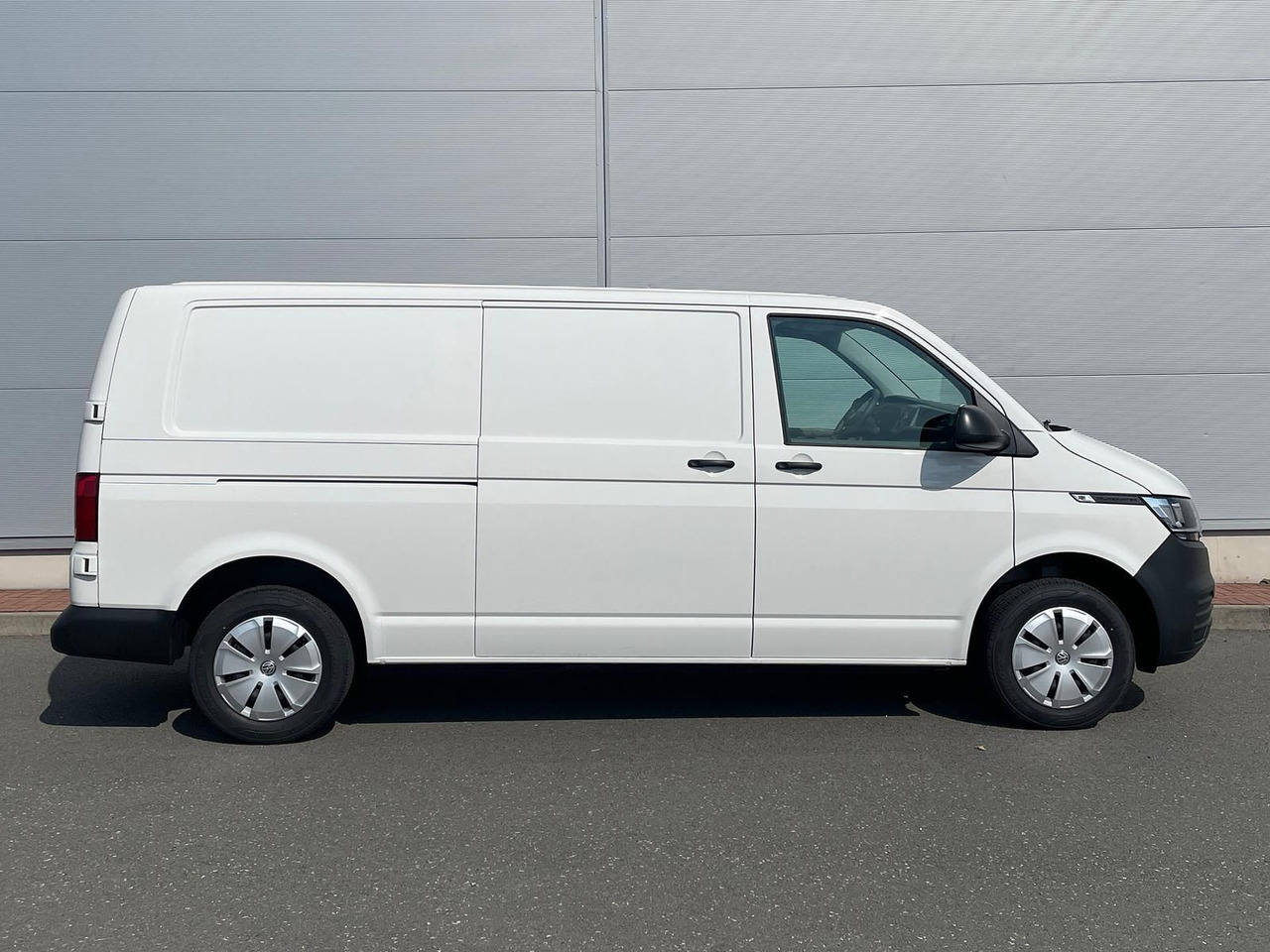 Volkswagen T6.1 Transporter LR 2.0 TDI KLIMA PDC - Pulmino: foto 5 Volkswagen T6.1 Transporter LR 2.0 TDI KLIMA PDC - Pulmino: foto 5