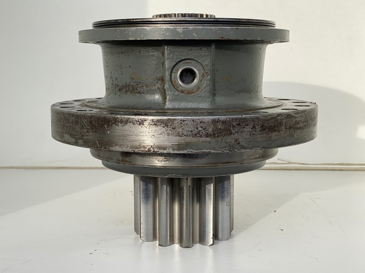 Liebherr Abtriebswellengehäuse ID-Nr.90018934 mit Abtriebswelle ID-Nr.90204999. SAT275/260 - SAT275/261 - SAT275/266 - SAT275/289. #1788#1730# - Cambio per Macchina da cantiere: foto 1 Liebherr Abtriebswellengehäuse ID-Nr.90018934 mit Abtriebswelle ID-Nr.90204999. SAT275/260 - SAT275/261 - SAT275/266 - SAT275/289. #1788#1730# - Cambio per Macchina da cantiere: foto 1