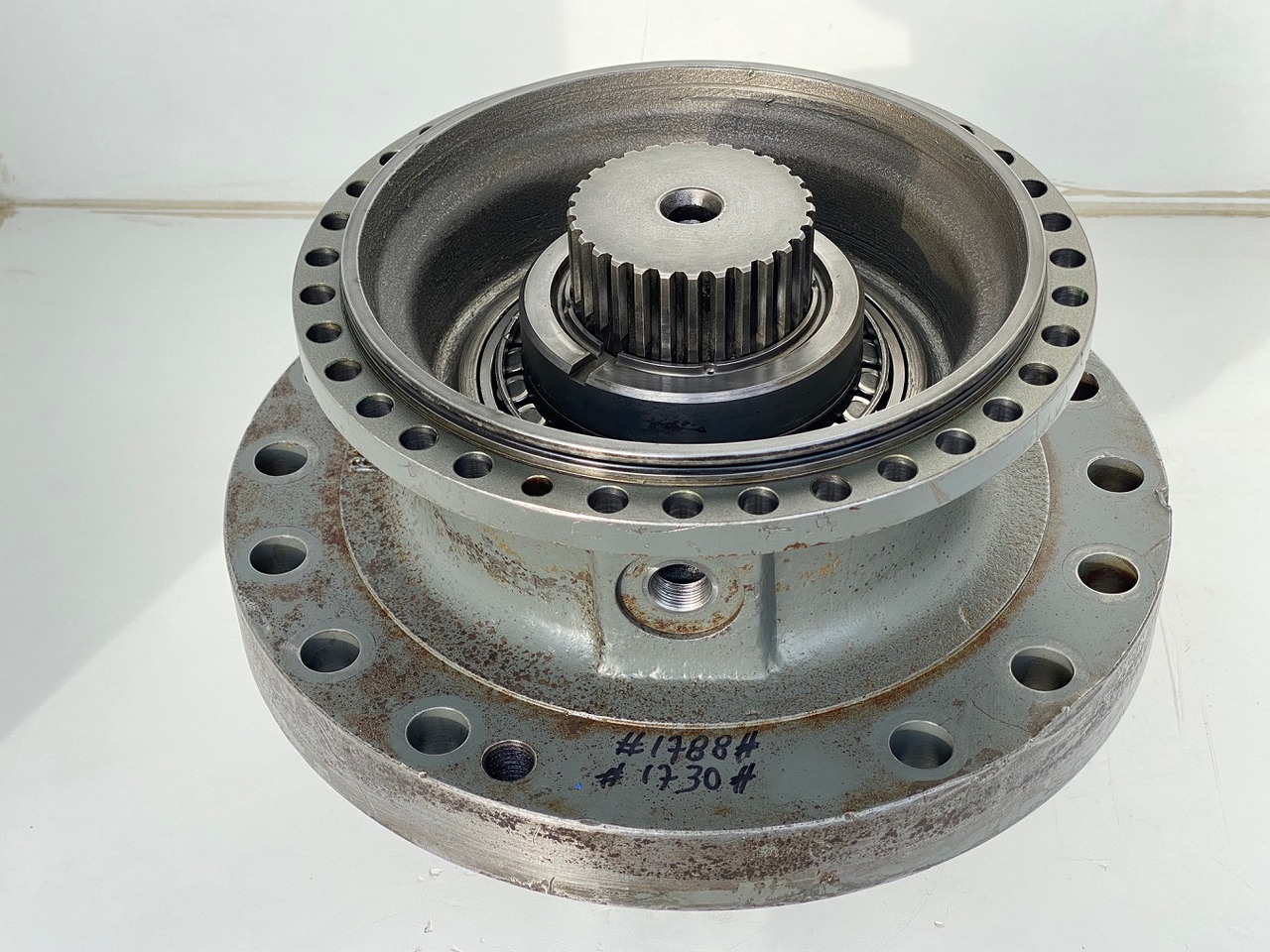 Liebherr Abtriebswellengehäuse ID-Nr.90018934 mit Abtriebswelle ID-Nr.90204999. SAT275/260 - SAT275/261 - SAT275/266 - SAT275/289. #1788#1730# - Cambio per Macchina da cantiere: foto 3 Liebherr Abtriebswellengehäuse ID-Nr.90018934 mit Abtriebswelle ID-Nr.90204999. SAT275/260 - SAT275/261 - SAT275/266 - SAT275/289. #1788#1730# - Cambio per Macchina da cantiere: foto 3