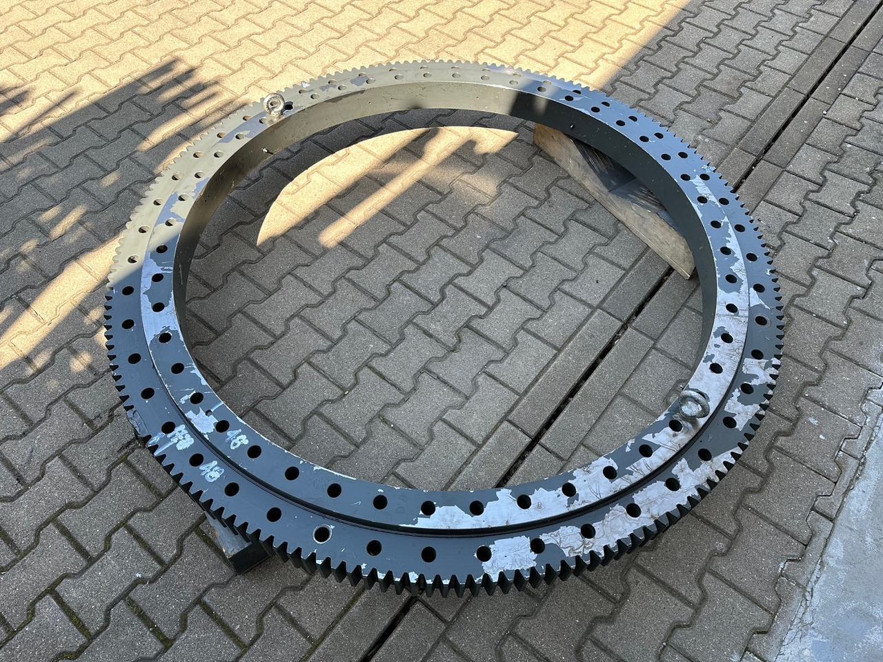 Liebherr Drehkranz - Kugeldrehverbindung Typ:KUD138 VA 002. ID-Nr.982757001. #159.10118# - Ralla di rotazione per Macchina da cantiere: foto 2 Liebherr Drehkranz - Kugeldrehverbindung Typ:KUD138 VA 002. ID-Nr.982757001. #159.10118# - Ralla di rotazione per Macchina da cantiere: foto 2