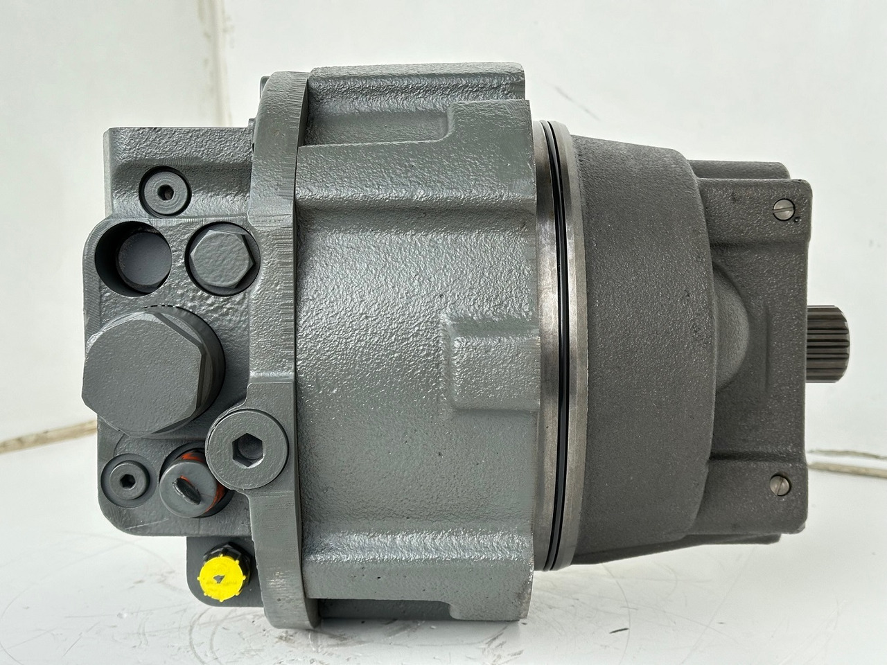 Liebherr Hydraulikeinbaumotor CMVE O 135. ID-Nr.10129570 - ID-Nr.11439804. FAT400P112 - FAT550P093. R930, R934, R936, R940, R944, R946, R950T. #10129570.21538# - Motore idraulico per Macchina da cantiere: foto 4 Liebherr Hydraulikeinbaumotor CMVE O 135. ID-Nr.10129570 - ID-Nr.11439804. FAT400P112 - FAT550P093. R930, R934, R936, R940, R944, R946, R950T. #10129570.21538# - Motore idraulico per Macchina da cantiere: foto 4