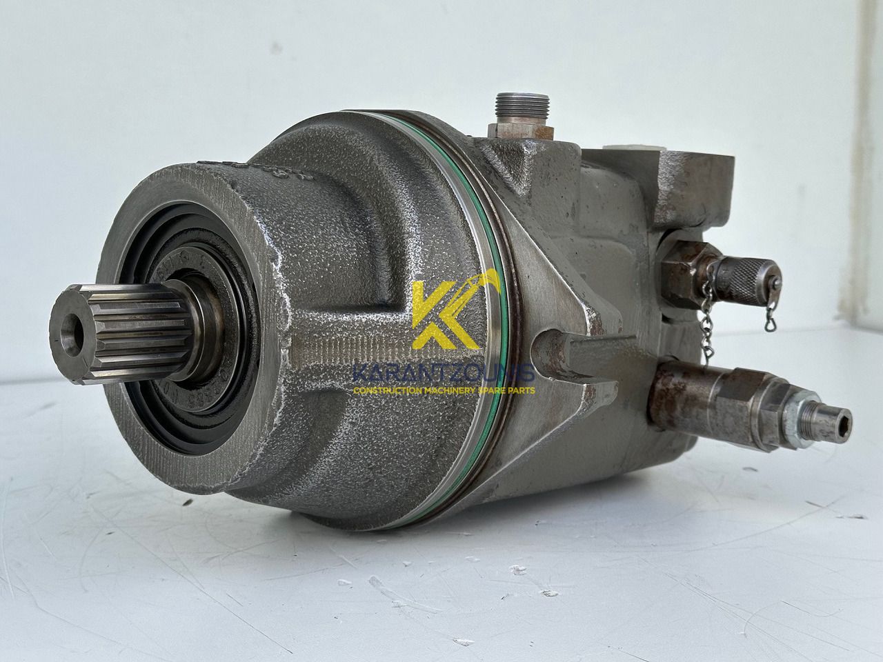 Liebherr Hydraulikeinbaumotor Typ:FMF058, ID-Nr.10122576 - ID-Nr.10145827 - ID-Nr.11371069. LOS1906, P924 COMP , R906, R906 PROTO, R916, R922, R924, R924 COMP, R926 COMP, R926 K LC. #11371069.08604# - Motore idraulico per Escavatore cingolato: foto 1 Liebherr Hydraulikeinbaumotor Typ:FMF058, ID-Nr.10122576 - ID-Nr.10145827 - ID-Nr.11371069. LOS1906, P924 COMP , R906, R906 PROTO, R916, R922, R924, R924 COMP, R926 COMP, R926 K LC. #11371069.08604# - Motore idraulico per Escavatore cingolato: foto 1