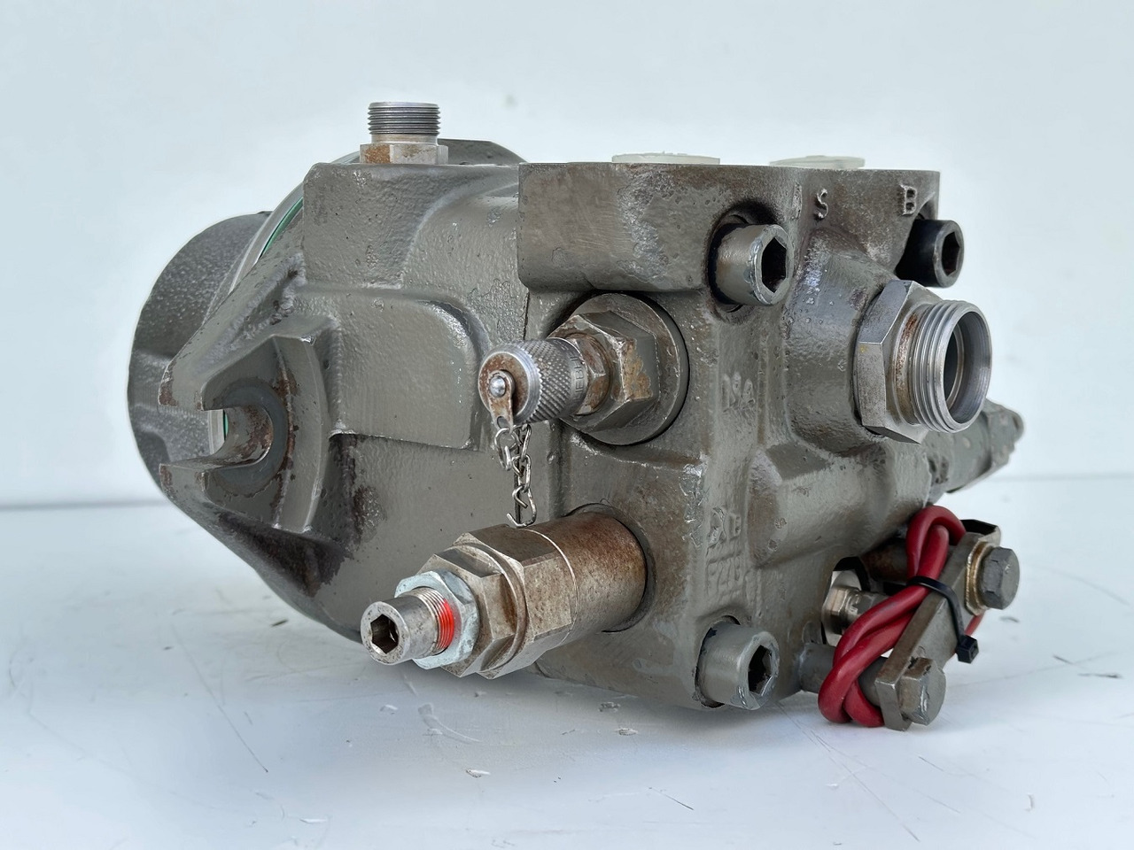 Liebherr Hydraulikeinbaumotor Typ:FMF058, ID-Nr.10122576 - ID-Nr.10145827 - ID-Nr.11371069. LOS1906, P924 COMP , R906, R906 PROTO, R916, R922, R924, R924 COMP, R926 COMP, R926 K LC. #11371069.43199# - Riduttore di rotazione per Macchina da cantiere: foto 3 Liebherr Hydraulikeinbaumotor Typ:FMF058, ID-Nr.10122576 - ID-Nr.10145827 - ID-Nr.11371069. LOS1906, P924 COMP , R906, R906 PROTO, R916, R922, R924, R924 COMP, R926 COMP, R926 K LC. #11371069.43199# - Riduttore di rotazione per Macchina da cantiere: foto 3