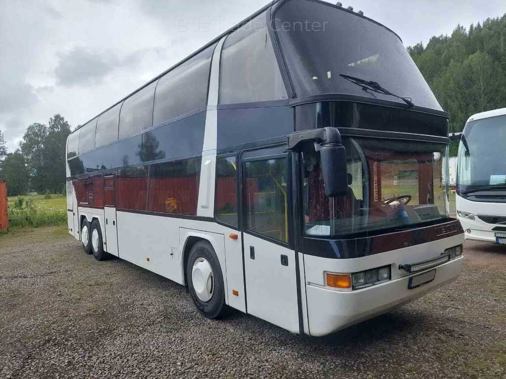 NEOPLAN Skyliner N122/3 - Pullman: foto 1 NEOPLAN Skyliner N122/3 - Pullman: foto 1