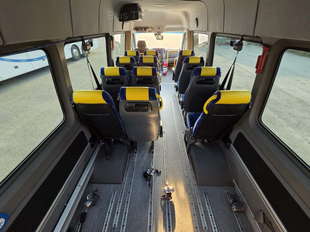 VOLKSWAGEN Crafter 50 LR // 2 units with lift - Minibus, Pulmino: foto 5 VOLKSWAGEN Crafter 50 LR // 2 units with lift - Minibus, Pulmino: foto 5