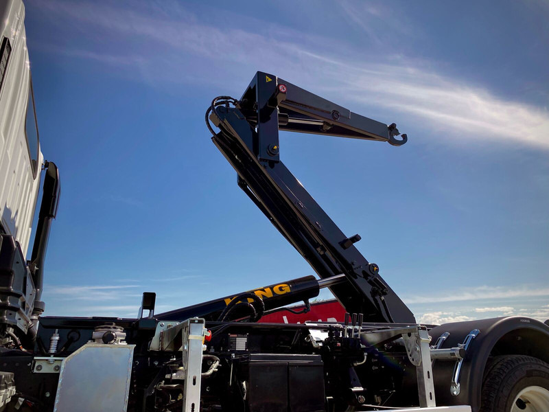 Isuzu M27 - Autocarro scarrabile: foto 5 Isuzu M27 - Autocarro scarrabile: foto 5