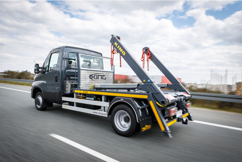 Iveco Daily 70C18 + KING Bramowiec / Skiploader / Absetzkipper - Autocarro multibenna: foto 3 Iveco Daily 70C18 + KING Bramowiec / Skiploader / Absetzkipper - Autocarro multibenna: foto 3