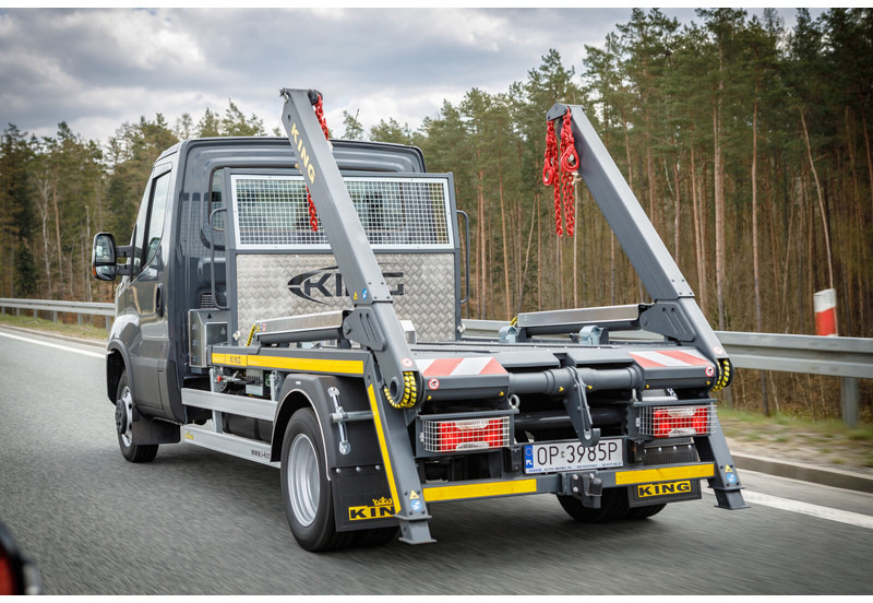 Iveco Daily 70C18 + KING Bramowiec / Skiploader / Absetzkipper - Autocarro multibenna: foto 1 Iveco Daily 70C18 + KING Bramowiec / Skiploader / Absetzkipper - Autocarro multibenna: foto 1