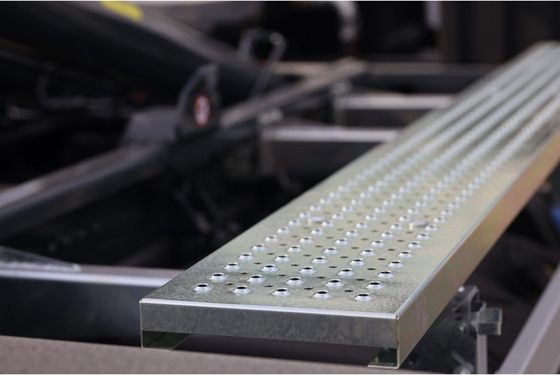 Renault D 18 HIGH P - Autocarro scarrabile: foto 3 Renault D 18 HIGH P - Autocarro scarrabile: foto 3