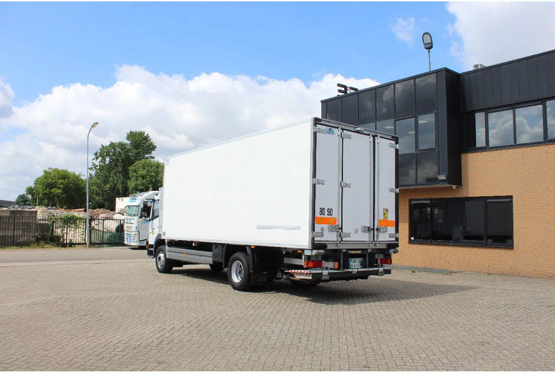 Mercedes-Benz Atego 1624 * MANUAL * EURO5 EEV * 4X2 * CARRIER SUPRA 950 MT * - Autocarro frigorifero: foto 2 Mercedes-Benz Atego 1624 * MANUAL * EURO5 EEV * 4X2 * CARRIER SUPRA 950 MT * - Autocarro frigorifero: foto 2
