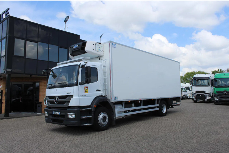 Mercedes-Benz Axor 1824 * EURO5 * 4X2 * CARRIER SUPRA 850 * MANUAL * only 100tkm!!! * - Autocarro frigorifero: foto 1 Mercedes-Benz Axor 1824 * EURO5 * 4X2 * CARRIER SUPRA 850 * MANUAL * only 100tkm!!! * - Autocarro frigorifero: foto 1