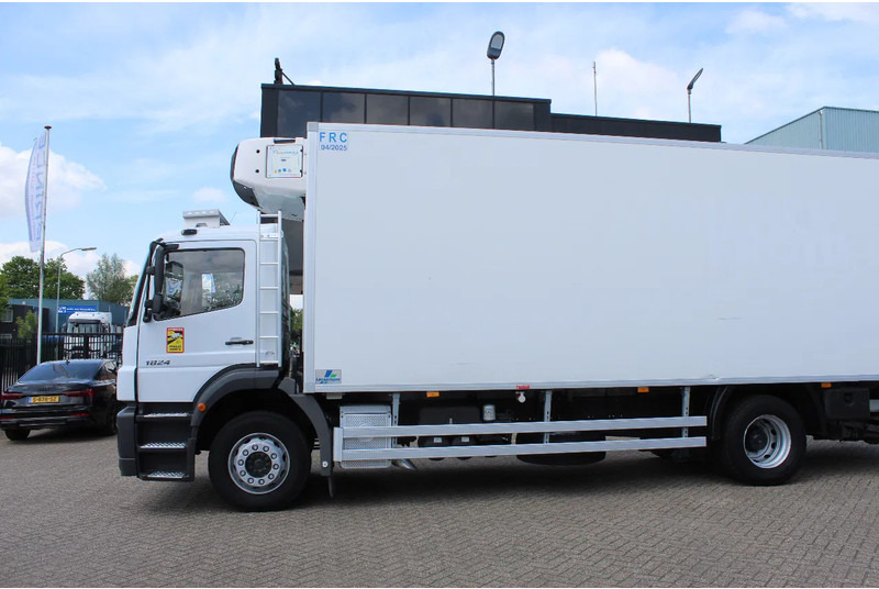 Mercedes-Benz Axor 1824 * EURO5 * 4X2 * CARRIER SUPRA 850 * MANUAL * only 100tkm!!! * - Autocarro frigorifero: foto 2 Mercedes-Benz Axor 1824 * EURO5 * 4X2 * CARRIER SUPRA 850 * MANUAL * only 100tkm!!! * - Autocarro frigorifero: foto 2