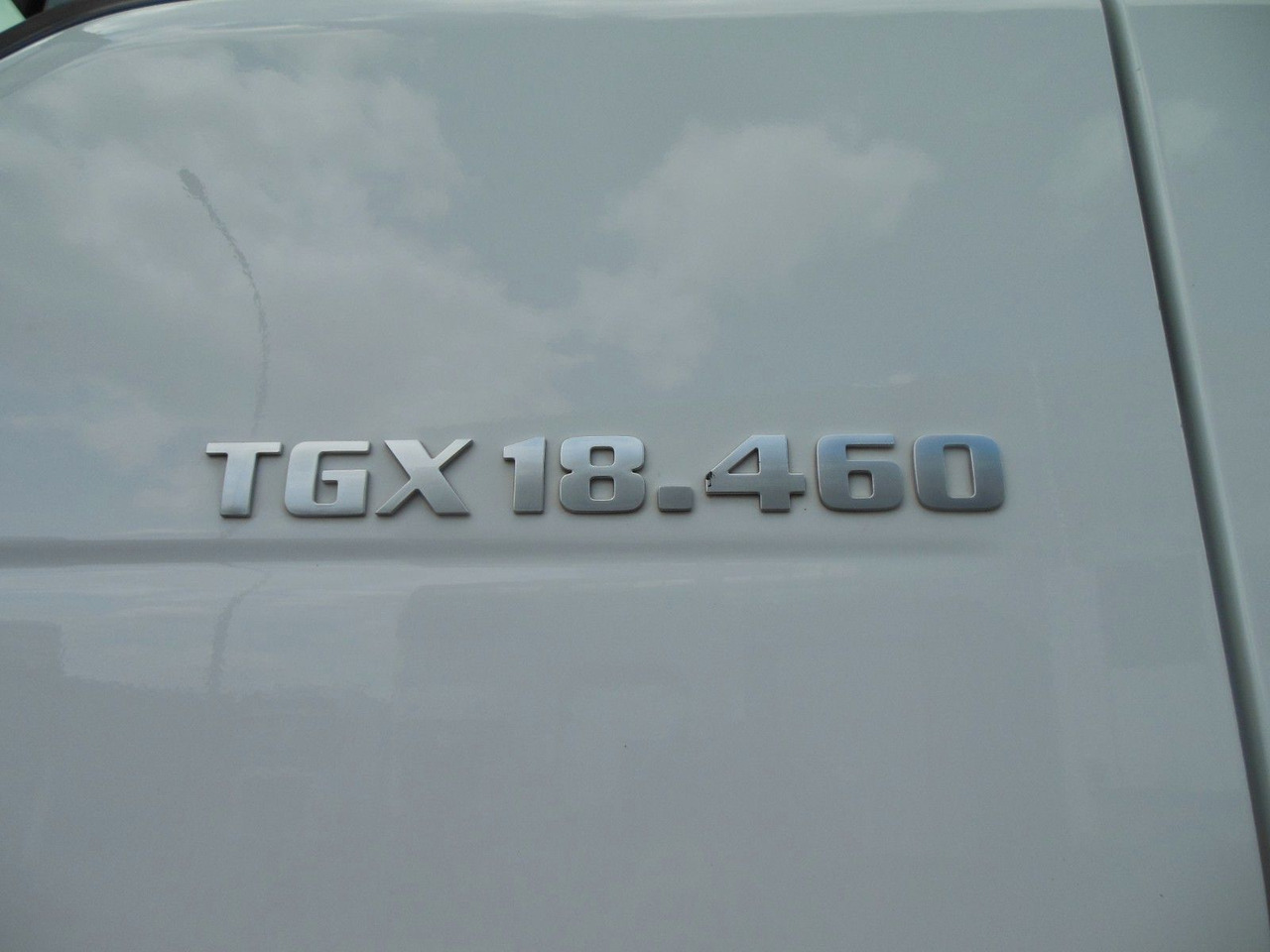 MAN TGX 18.460, XLX, VOLL LUFT, PRITSCHE 9,2M, TOP!! - Camion centinato: foto 5 MAN TGX 18.460, XLX, VOLL LUFT, PRITSCHE 9,2M, TOP!! - Camion centinato: foto 5