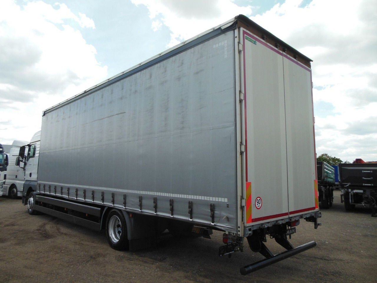 MAN TGX 18.460, XLX, VOLL LUFT, PRITSCHE 9,2M, TOP!! - Camion centinato: foto 4 MAN TGX 18.460, XLX, VOLL LUFT, PRITSCHE 9,2M, TOP!! - Camion centinato: foto 4