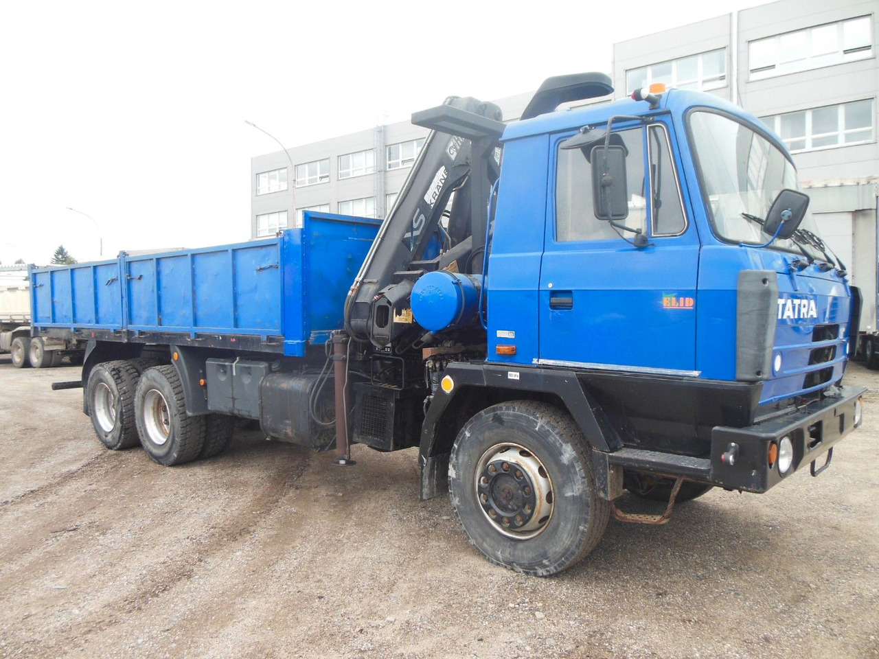 Tatra T 815, 6X6, HIAB 144 B - 3 DUO - Autocarro con pianale/ Cassone fisso, Camion con gru: foto 2 Tatra T 815, 6X6, HIAB 144 B - 3 DUO - Autocarro con pianale/ Cassone fisso, Camion con gru: foto 2