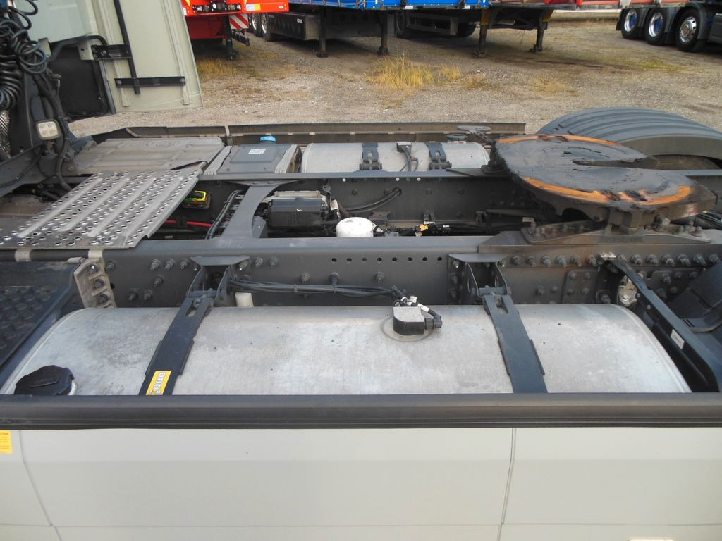 Volvo FH 13/460 TURBO COMPOUND,I-SAVE,I-PARK COOL,TOP Volvo FH 13/460 TURBO COMPOUND,I-SAVE,I-PARK COOL,TOP - Trattore stradale: foto 5 Volvo FH 13/460 TURBO COMPOUND,I-SAVE,I-PARK COOL,TOP Volvo FH 13/460 TURBO COMPOUND,I-SAVE,I-PARK COOL,TOP - Trattore stradale: foto 5