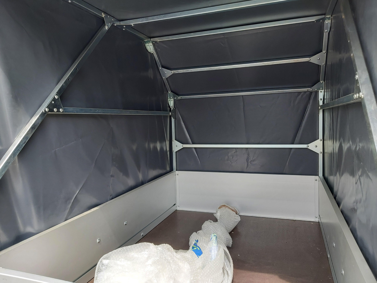 Aluliner Planen Anhänger GT 500 151x101x120 +Hochplane aero grau (XXS) 500kg 2021 - Rimorchio per auto: foto 5 Aluliner Planen Anhänger GT 500 151x101x120 +Hochplane aero grau (XXS) 500kg 2021 - Rimorchio per auto: foto 5